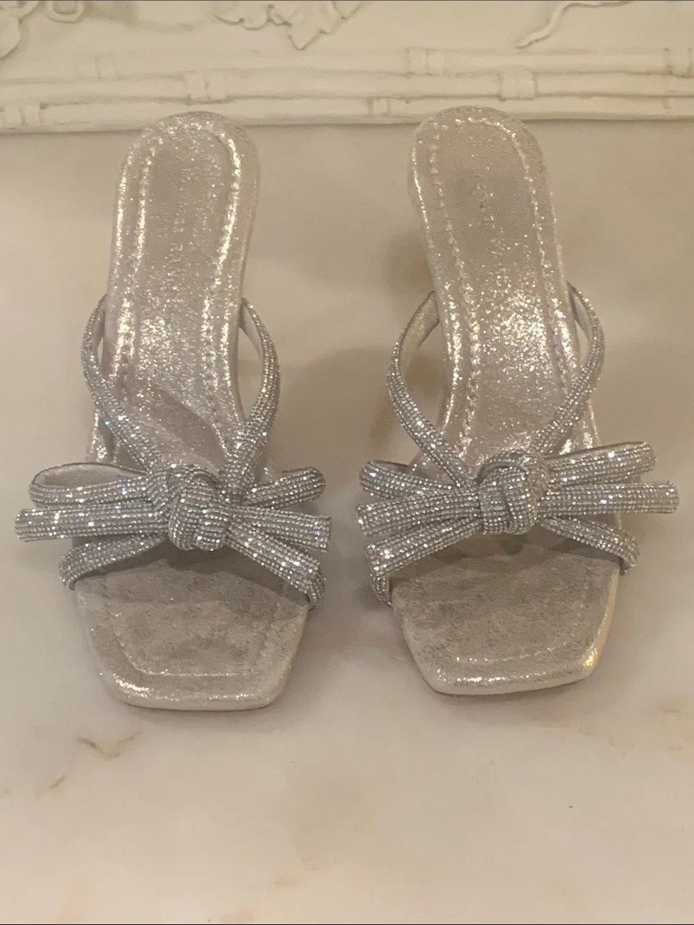 Loeffler Randall Mikel Silver Strass Bow Sandals Size 8 B